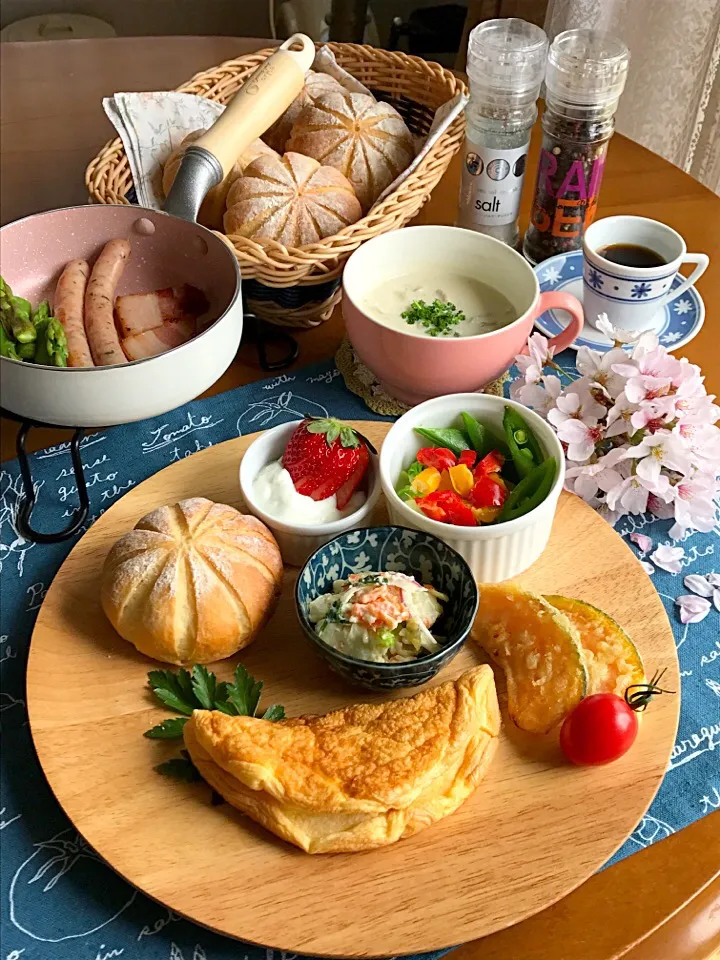 手のひらサイズのパンブリエでお昼ごはん🍴|Miki (^_−)−☆さん