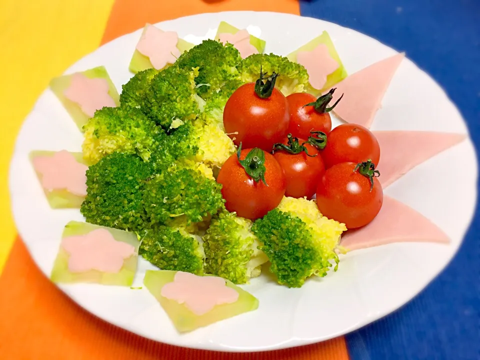 ブロッコリーが限界に(@_@)
救済サラダ🥗(^^)💦💦
タルタルソースで食べてください！|Yukihiko Ishidaさん