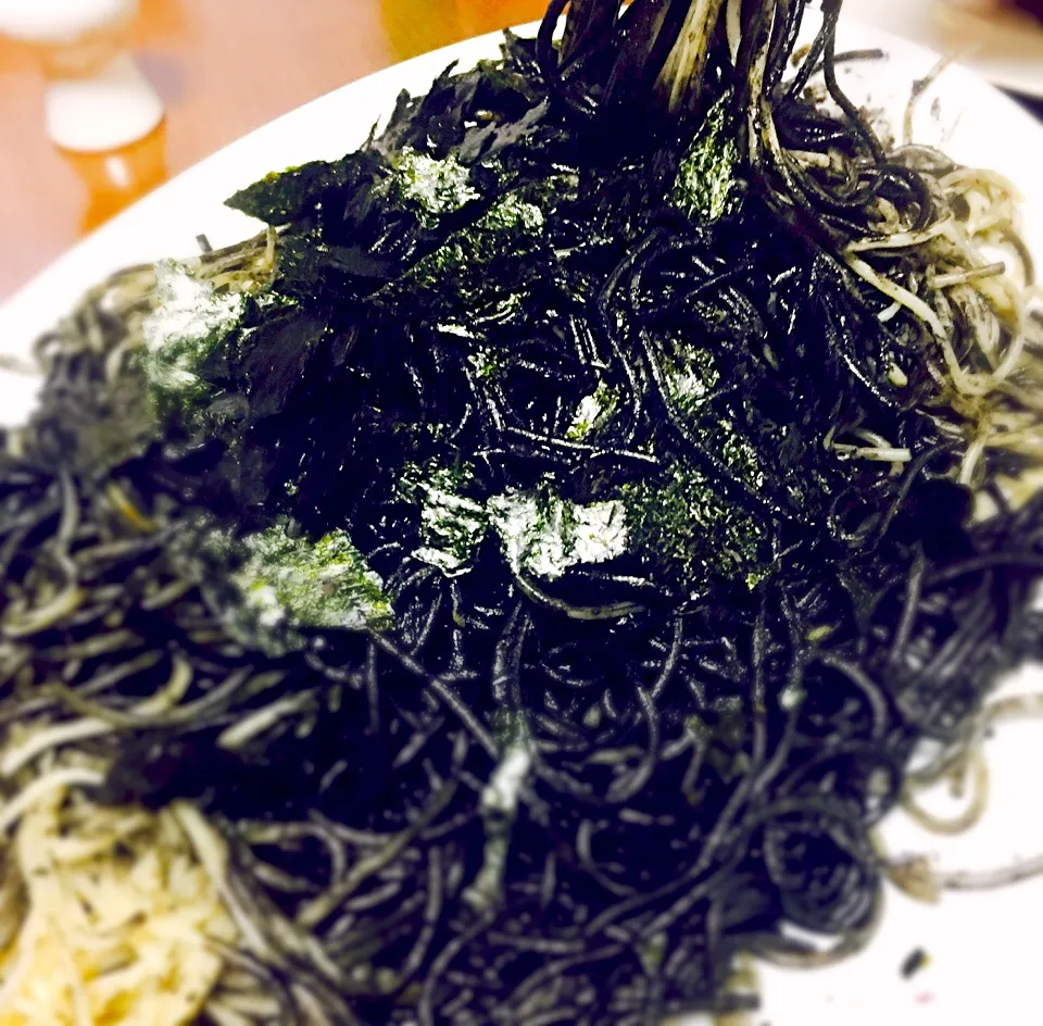 Snapdishの料理写真:安政二年創業日本橋山安海苔とイカ墨のパスタ|Akira Sugiharaさん