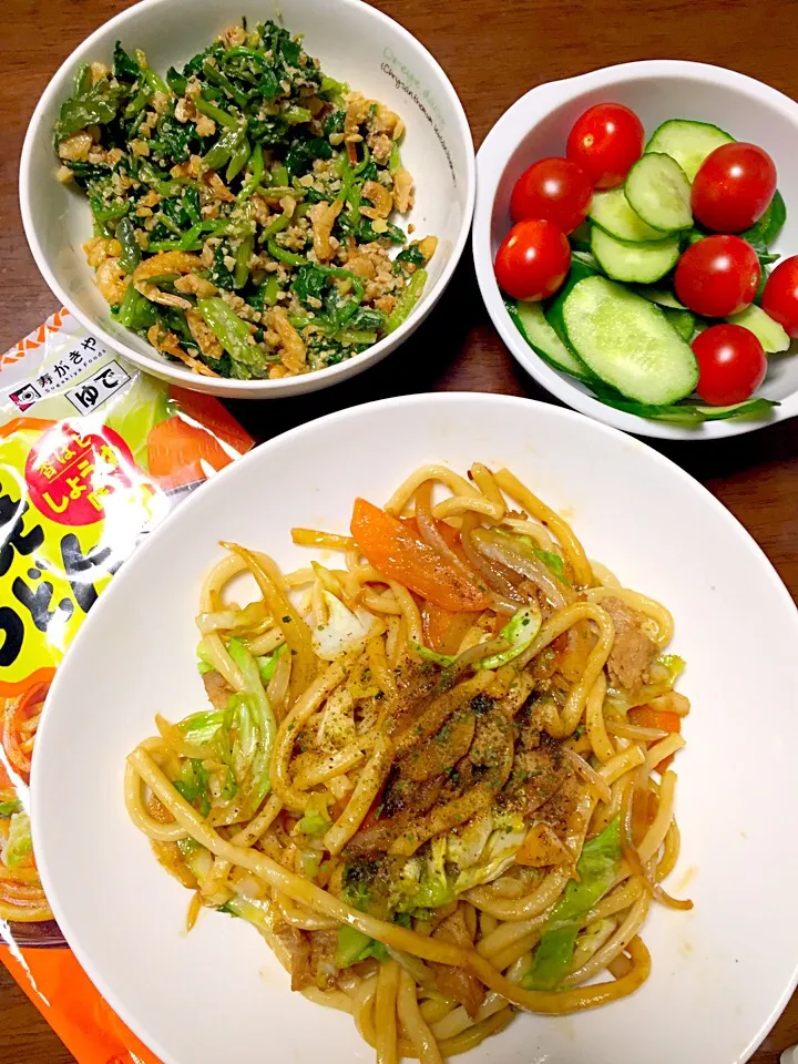 Snapdishの料理写真:スガキヤ香ばししょうゆ味焼うどん  ほうれん草と桜海老🌸と胡桃の炒め物  サラダ|掛谷節子さん