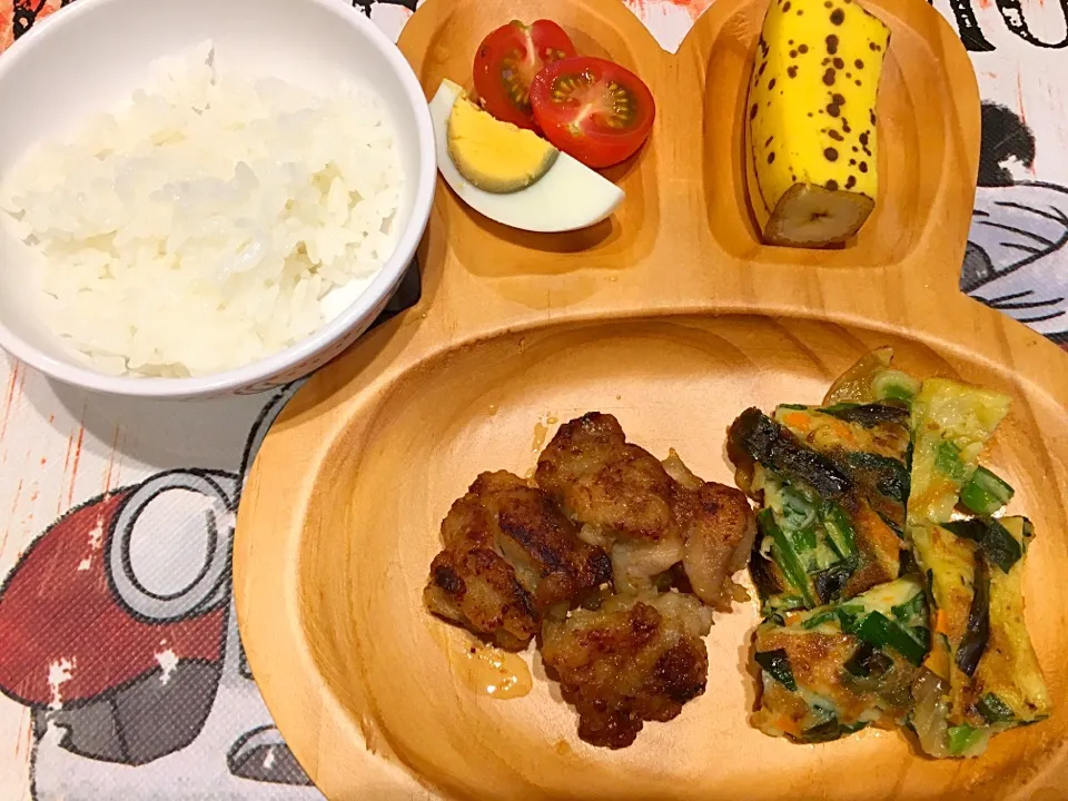 Snapdishの料理写真:#からあげ#チヂミ#ゆで卵#トマト#バナナ#２歳６ヶ月#幼児食|みささん