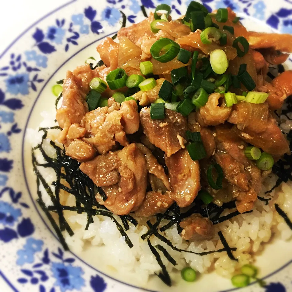 Snapdishの料理写真:鶏丼|下宿hirota＆メゾンhirotaさん