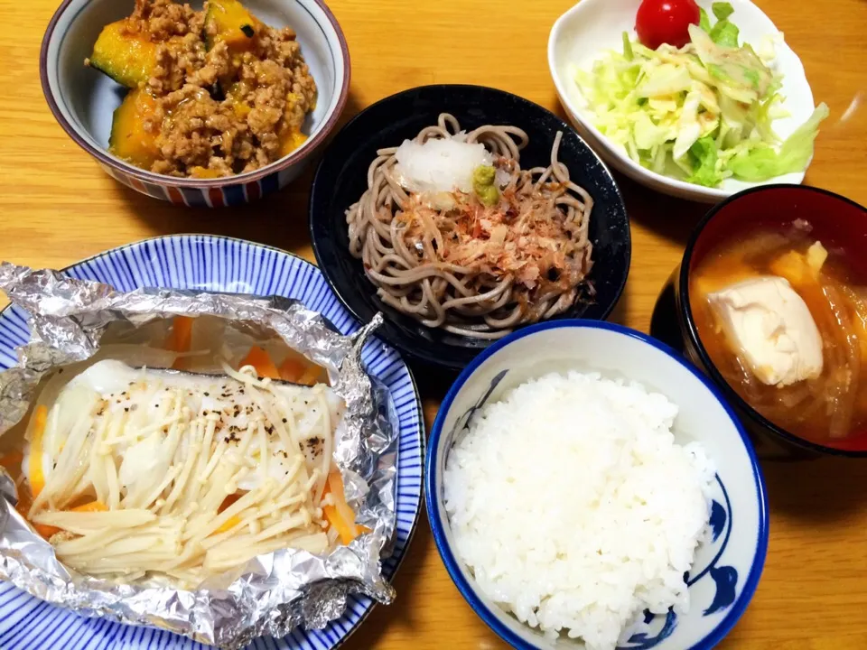 たらのホイル焼き、かぼちゃとそぼろの煮物、そば|いちごさん