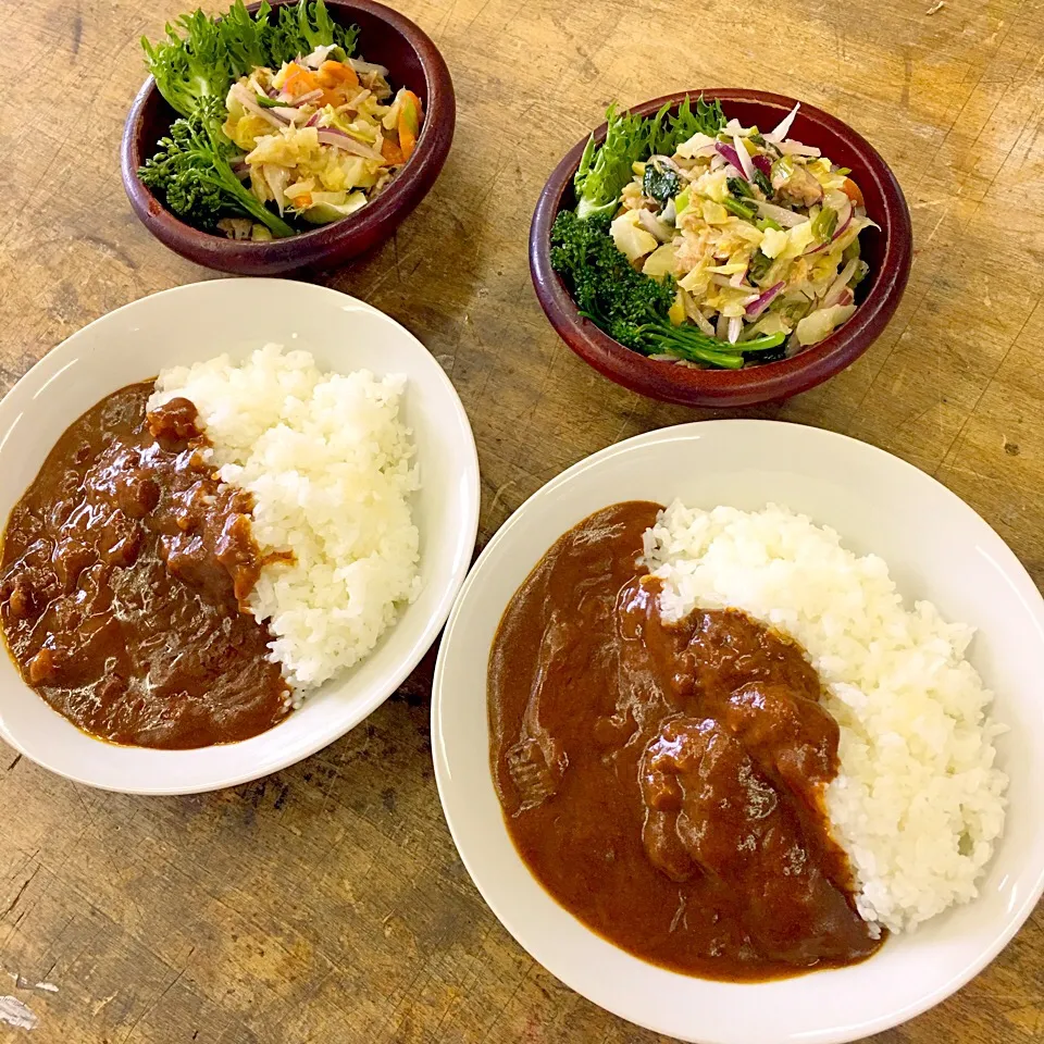 研究室カフェ♬ (▰˘◡˘▰)☝︎
#昼ごはん #お昼ごはん #lunch #研究室カフェ #カレー #カレーライス #LEE #サラダ|Yoshinobu Nakagawaさん