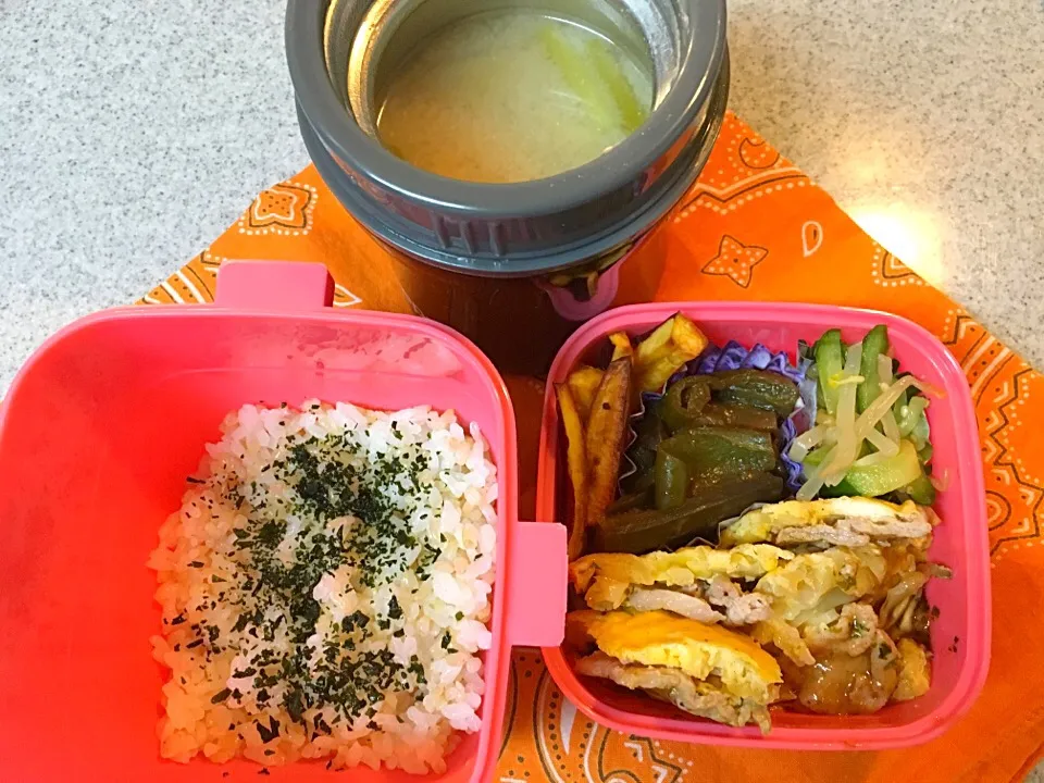 Snapdishの料理写真:☆4/11今日のお弁当☆〜豚平焼き、ナスのシギ焼き、もやしときゅうりの酢の物、サツマイモスティック〜味噌汁付き〜|Satokoさん