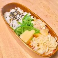 4月11日 
＊大戸屋ごましおごはん
＊ピーマンごまびたし
＊切り干し大根のお酢和え
＊グリーンカレー炒め|mochi＊さん