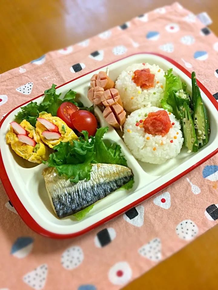 ジジ弁当🎶
明太子おにぎり
焼き鯖
玉子焼きポケット
オクラ浅漬け
ウイン|BooBooさん