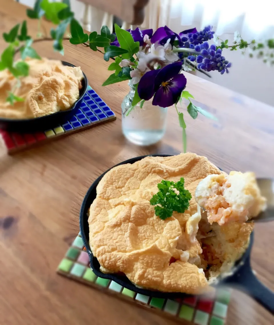 めぐぴょんさんの料理 チーズ入りスフレオムライス|カタツムリさん