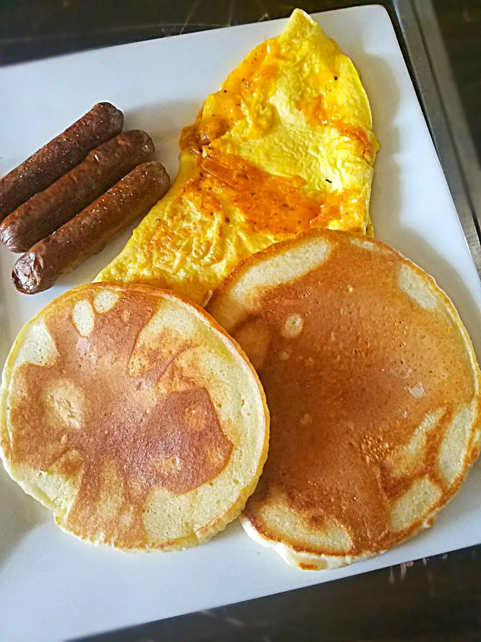 Gourmet Cheddar cheese omelette 
Buttermilk pancakes 
Vegetarian sasuage links|mataji armourさん