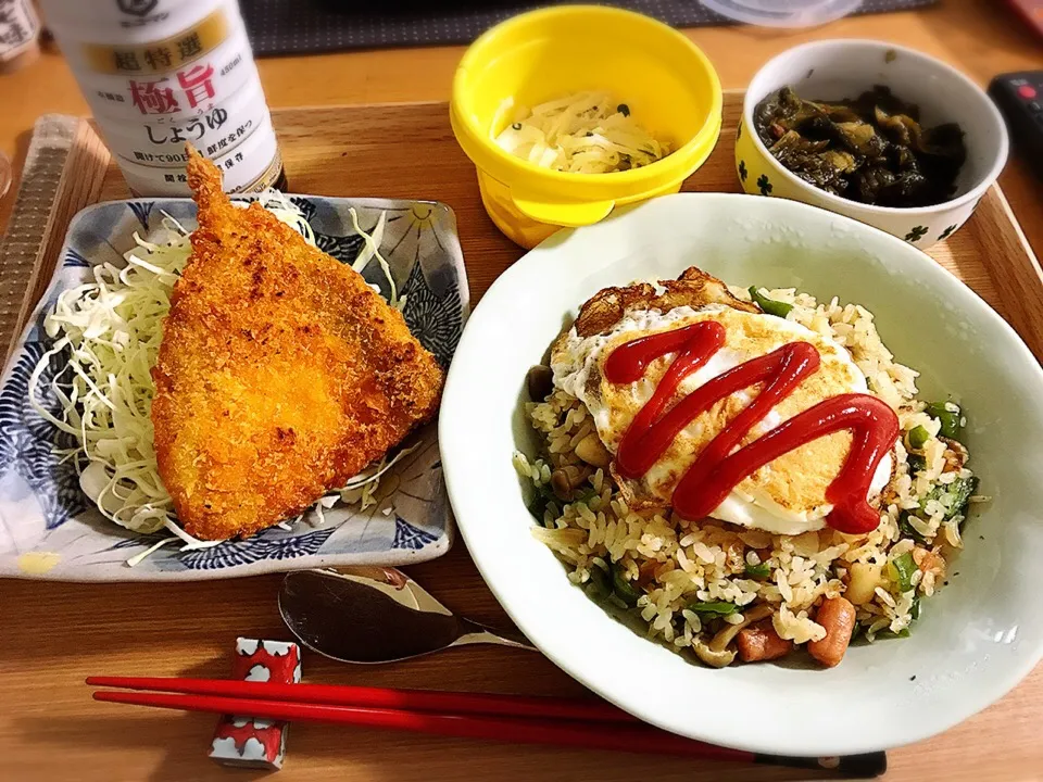 アジフライと炒飯🍳卵のっけ🍴😋♪|ぴーまんさん