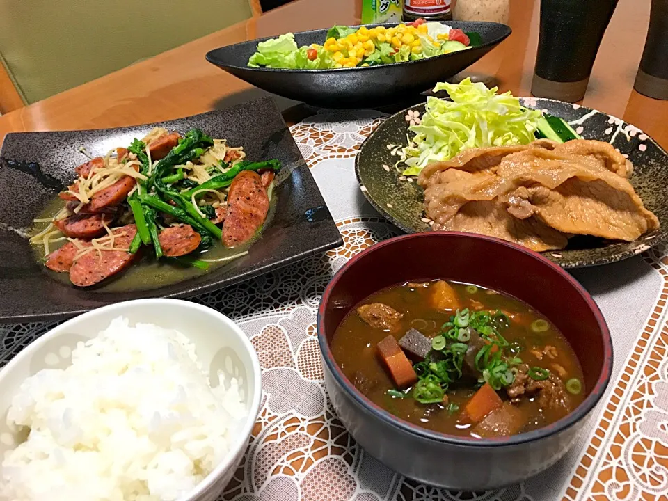 八丁味噌の豚汁と生姜焼き🎀菜の花とえのきと松坂牛のウィンナー炒め|makoさん