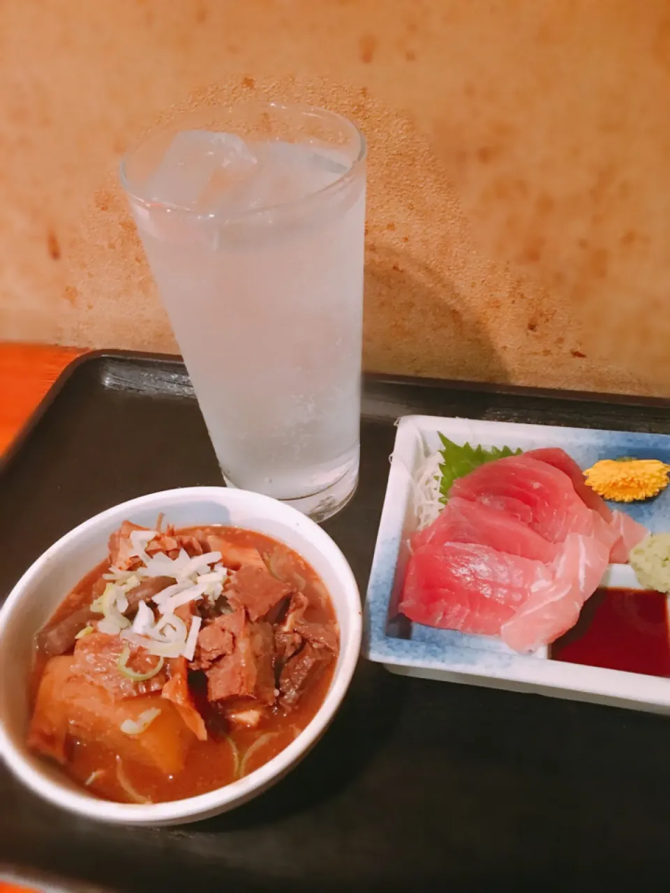 雨の日の寄り道🍺立飲み😋|しろこ🐾໊さん