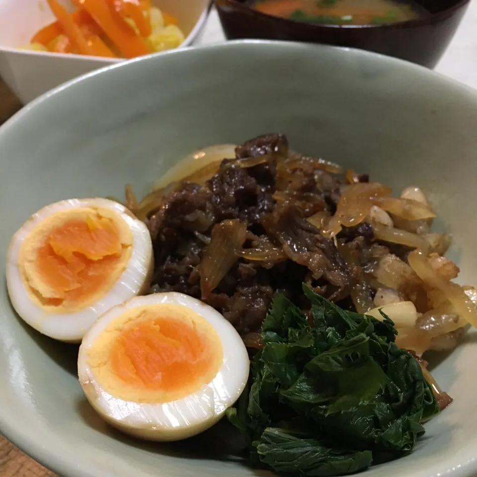 Snapdishの料理写真:牛丼。#丼もの#煮卵|かなた3120さん