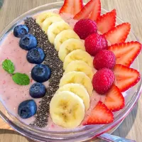 Berries🍓 & Banana🍌 smoothies for lunch🌈💕|Berry Berriesさん