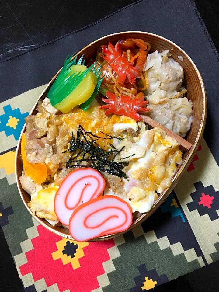 今日のお弁当は肉豆腐卵とじ丼
丸一日しっかり煮込んだ肉豆腐を卵とじ。
ヘルシー‼︎イェーイ‼︎
美味しい‼︎イェーイ‼︎

さっ、水曜日 頑張ろ







日野|にゃおさん