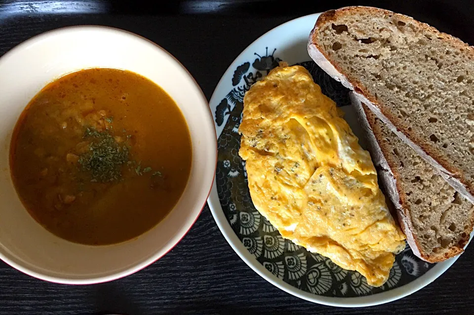 オムレツ
パン
カレースープ|ラーメンの小池さん