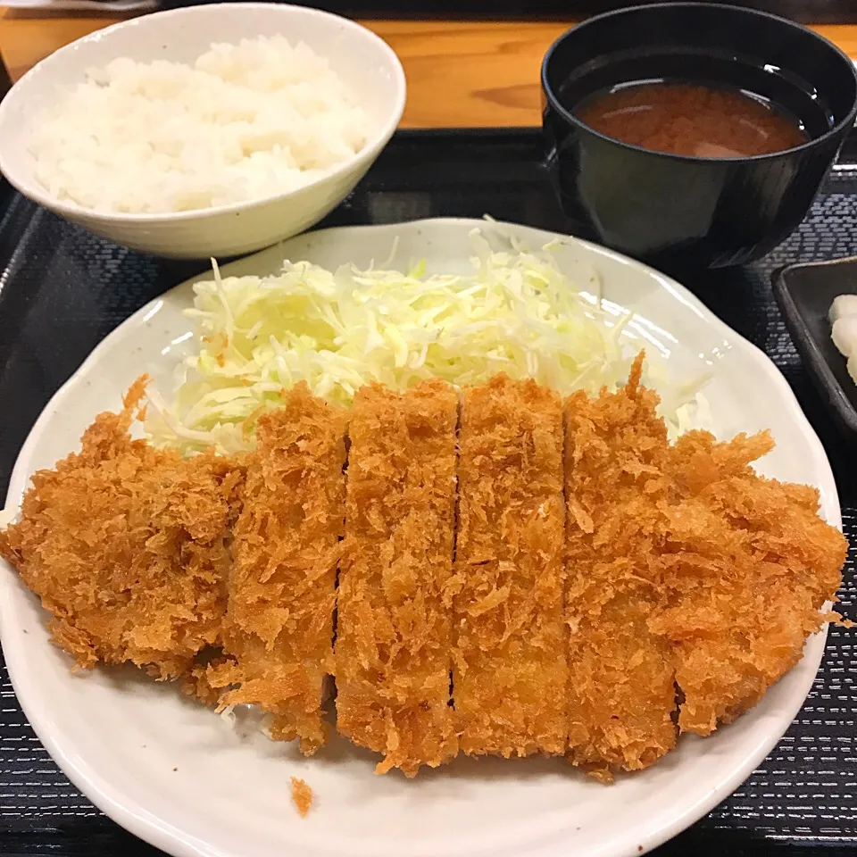 ロースかつ定食@とんかつ まるや(青山一丁目)|塩豚骨さん