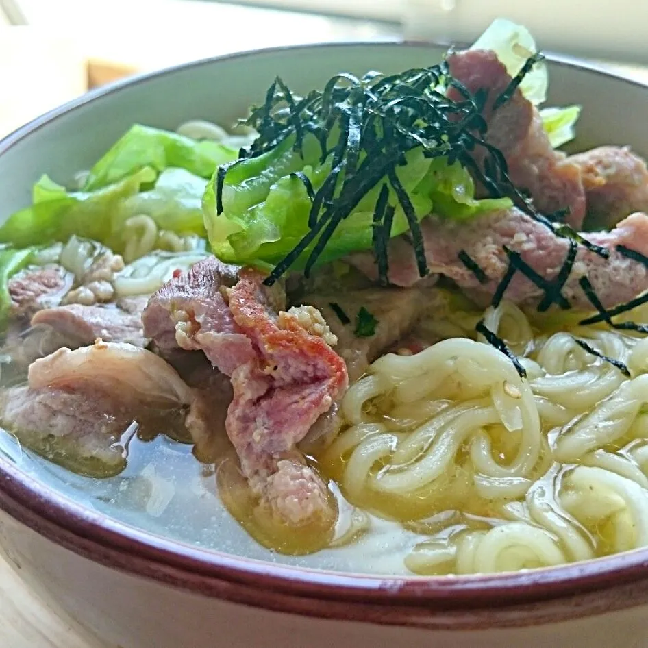 主婦の簡単な昼家ラーメン
インスタントラーメン|kimi=kimi🌼Kitchenさん