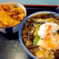 Snapdishの料理写真:4/12 今日の賄い
山菜きのこおろし蕎麦（卵入り）&ミニ天丼|mamiさん