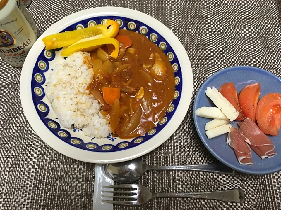 チャーシューの茹で汁で肉なしカレー
セロリ1袋、新玉ねぎふたつ、人参一本入り
#辛口カレー|hhhさん