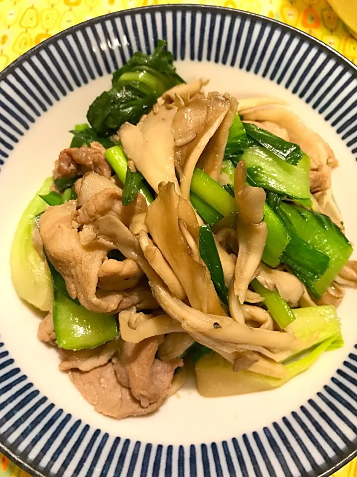 チンゲンサイと豚肉の炒め物|トモさん