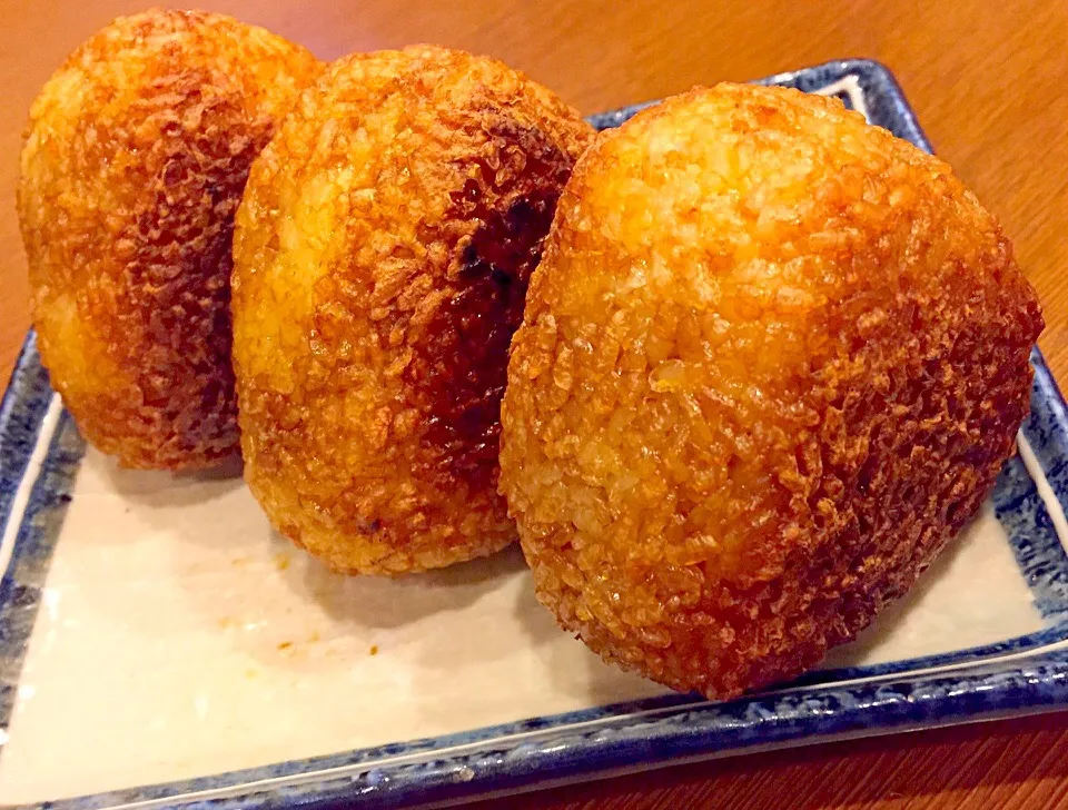 今まで食べた中で最強の焼きおにぎり🍙に、出会えた夜💕|にゃあ（芸名）さん