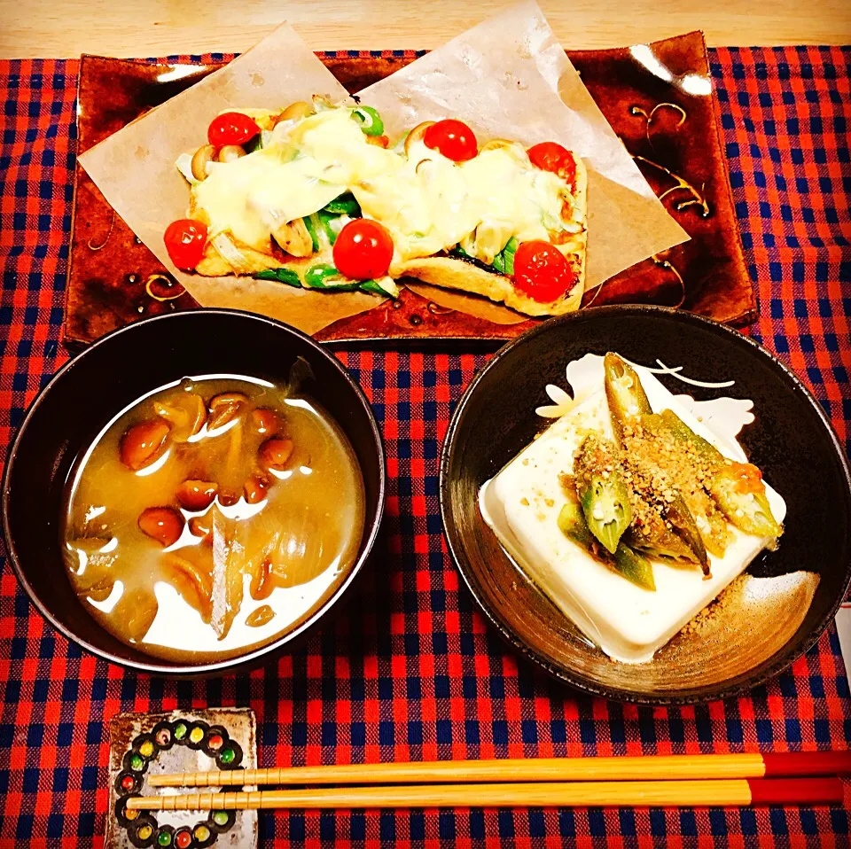 自分用の夜ご飯♡

#あげピザ#なめこのみそ汁 #梅オクラ冷奴#夜ご飯#ひとりごはん|ゆかさん