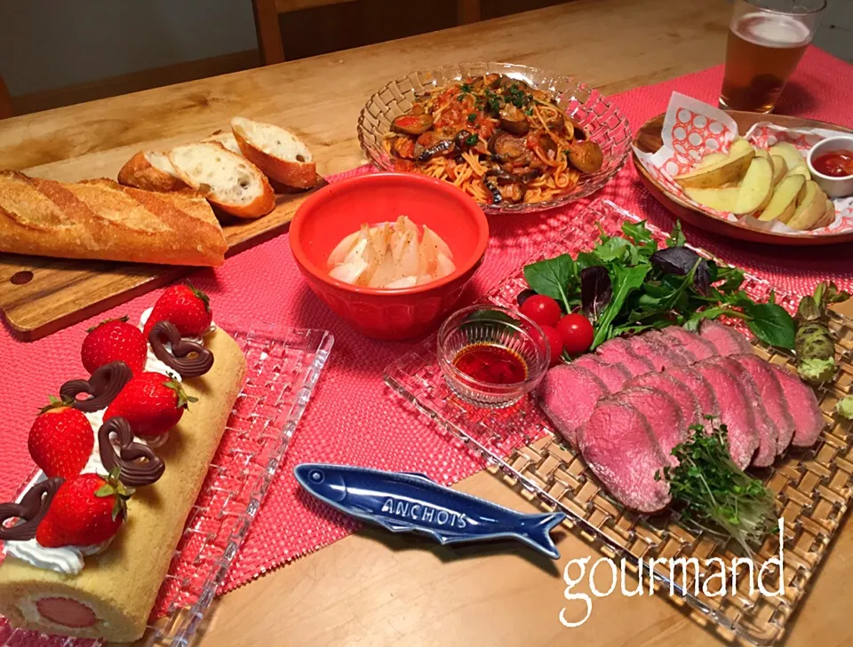 Snapdishの料理写真:富士子さんの🎀 炊飯器でローストビーフ などの 次男入学お祝いディナー|プーティさん