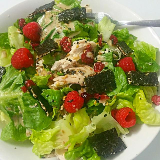 Roasted chicken romaine salad with flaxseed roasted Japanese sesame