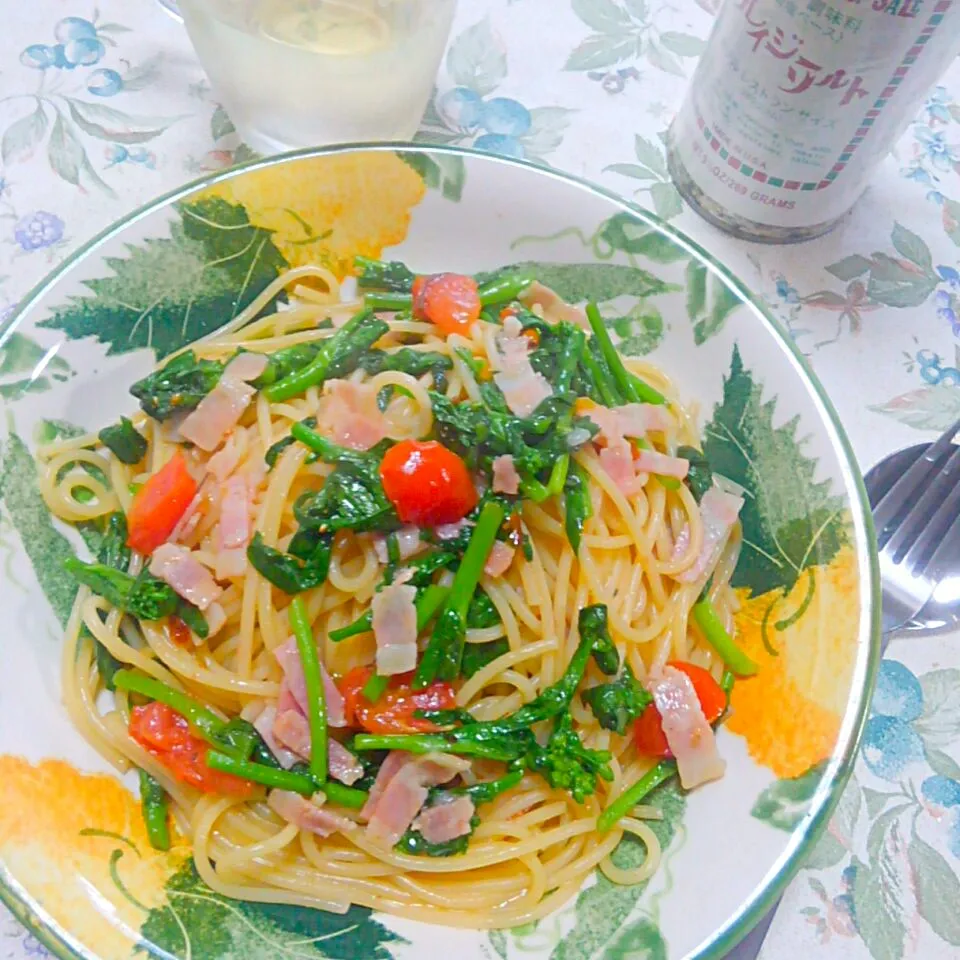 Snapdishの料理写真:春の味🌸菜の花とベーコンのペペロンチーノ|うたかた。さん