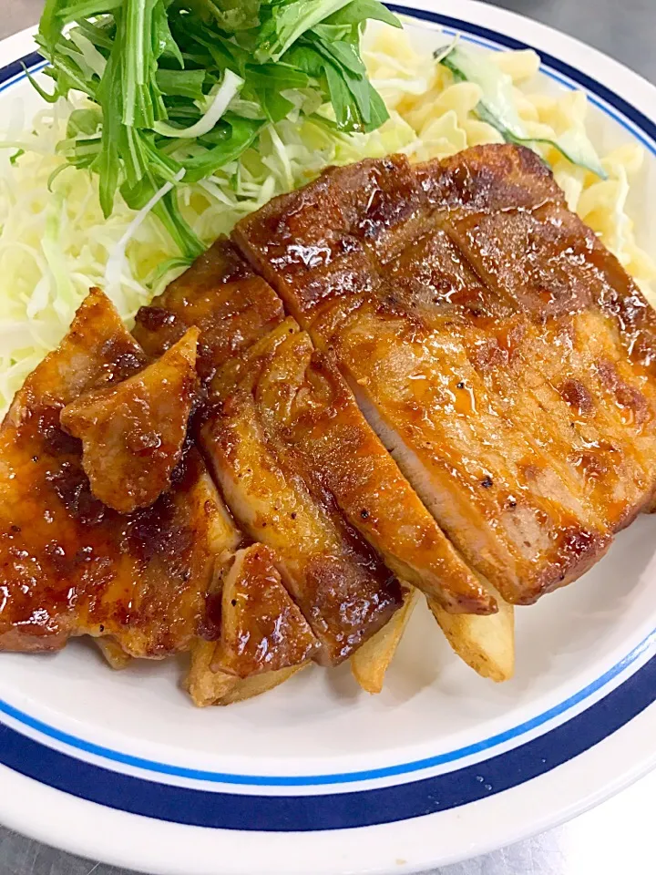 トンテキ|学食おばちゃんさん