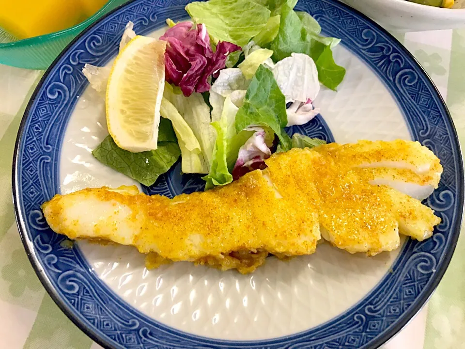 鱈のカレー風味ムニエル|もちもちさん