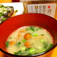 Snapdishの料理写真:新玉ねぎとなめ茸のお味噌汁