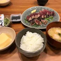 旬鰹のたたき
鳥ダンゴ味噌汁
玉子豆腐
黒豆甘煮|ノッチさん