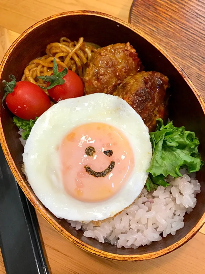 パパたろ弁当

雑穀ごはん
ハンバーグ
パスタ
目玉焼き
グリーンリーフ
ミニトマト|ひななぎさん