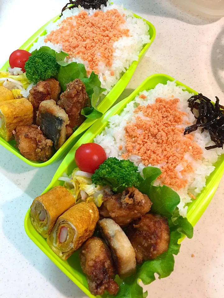 Snapdishの料理写真:2017.4.14 中２＆高2男子唐揚げ弁当〜(*´˘`*)♥
#弁当 #高2弁当 #中2弁当 #唐揚げ|mari-pさん