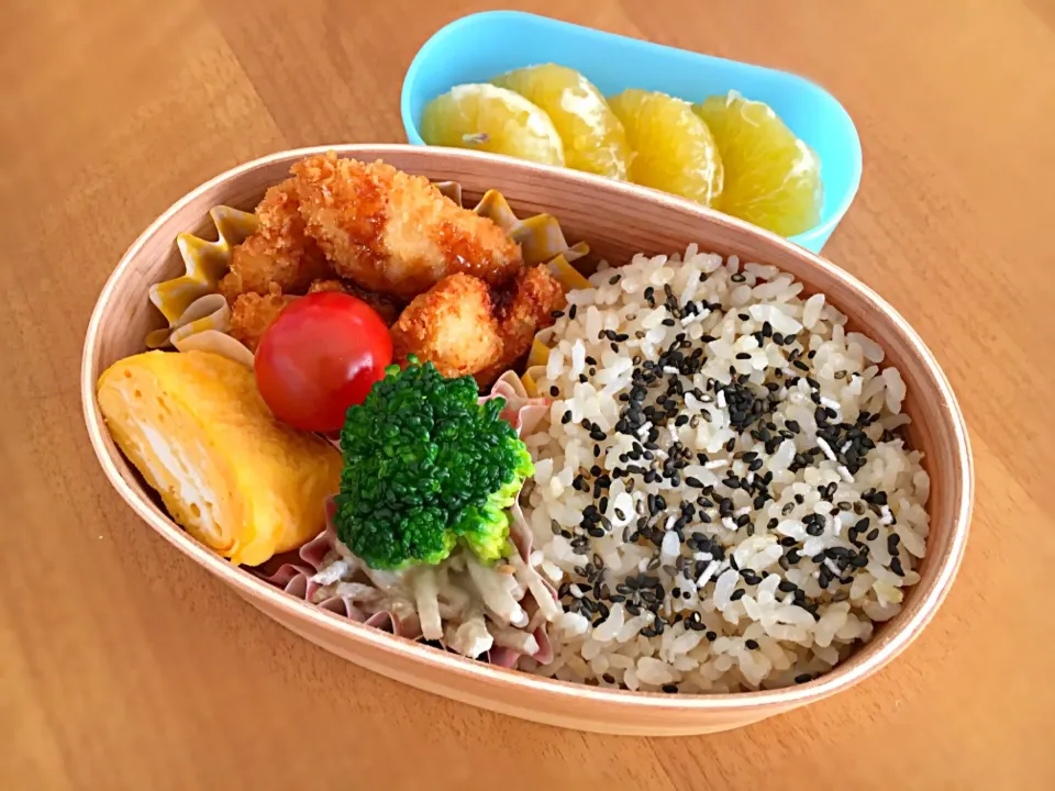 Snapdishの料理写真:今日のお弁当#チキンカツ#ごぼうサラダ#タマゴ焼#わっぱ#お弁当#玄米ごはん|ぴのさん