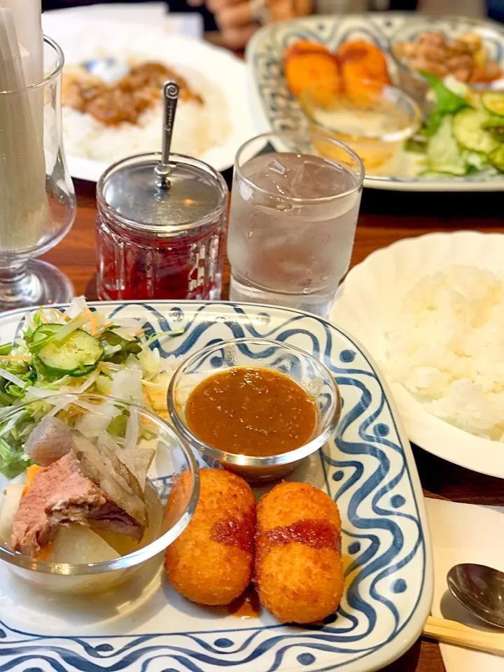 Snapdishの料理写真:横浜能見台通
カレー🍛専門店アステカ
シェフの気まぐれランチ|シュトママさん