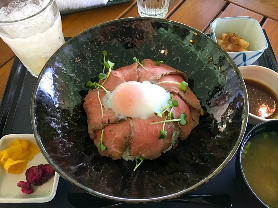 ローストビーフ丼|etsukunさん