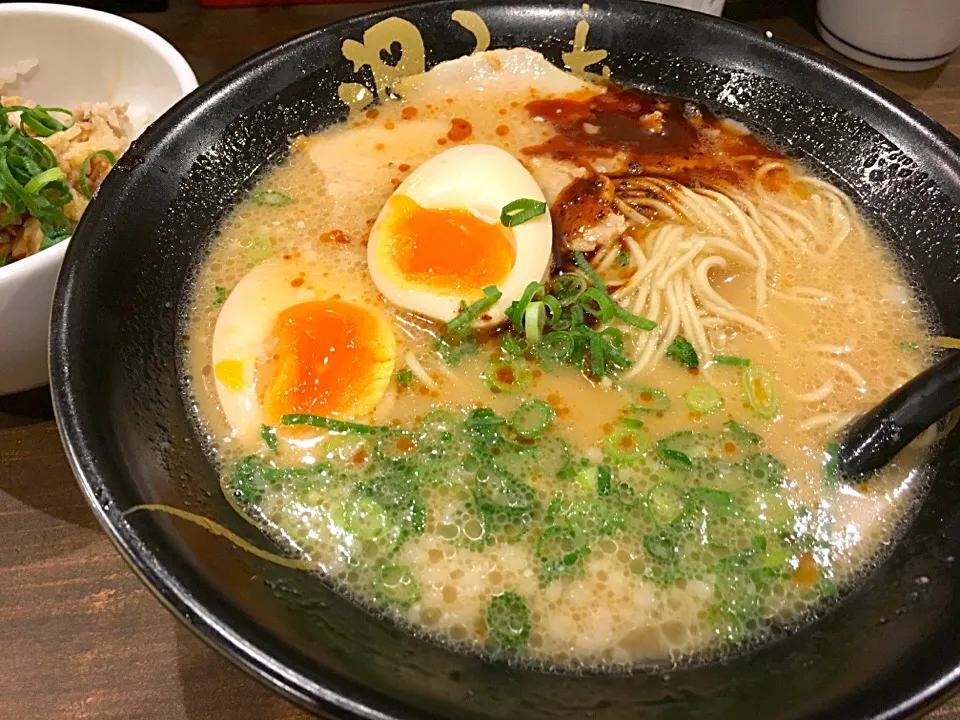 ろくの屋  中井店   『六黒』ラーメン|コージ💫さん