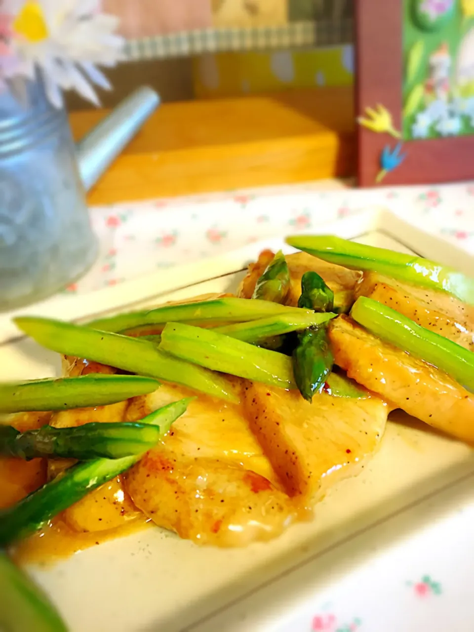 鶏むね肉とアスパラ☆マヨポン炒め(*^^*)|ちゃーさん