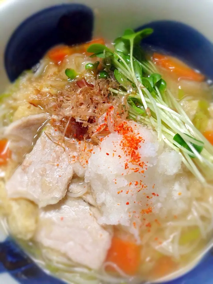 相方のお夜食に〜ブタミンパワーもチョッピリ添えた優しい味わいの煮麺#夜食 #大根おろし#にゅうめん#豚ロース|こなちゅんさん