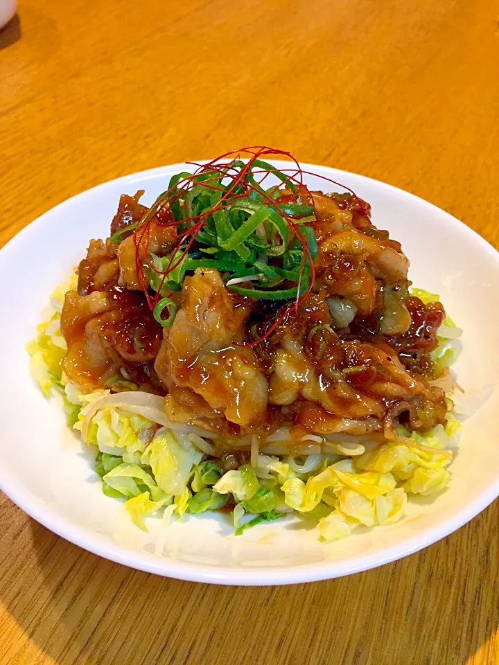 優雨さんの  極旨ソースde焼き肉乗っけおかずサラダ|まつださんさん