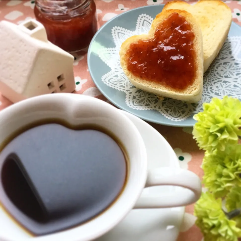 ＊ハート形♡ミルク食パン
＊八戸「otte」のいちごジャム
＊コーヒー(ブラジルラルフ農園)|料理研究一家「古川家」さん