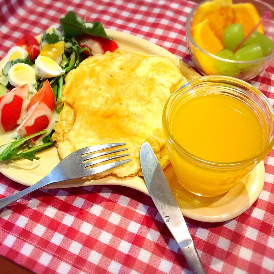 もちもちパンケーキ🥞と野菜のサラダ🥗でブランチタイム|mokoさん