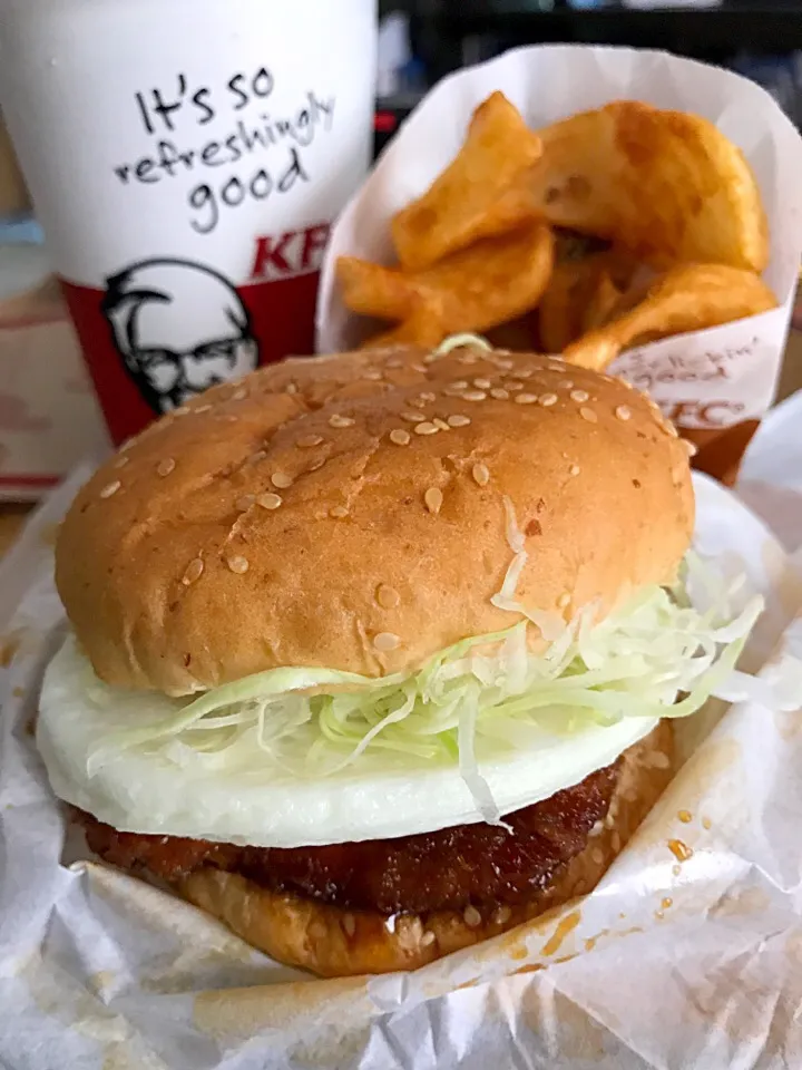 エッグチキンサンド🍔
カーネリングポテト🍟|るみおんさん