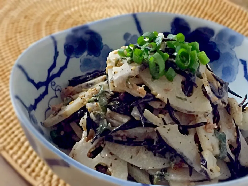 リピリピ♪あゆ♡の料理 しゃきしゃき蓮根の梅しそマヨサラダ|あゆさん