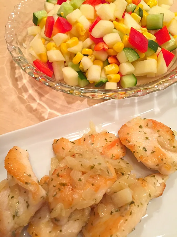チキンソテーとチョップドサラダ🥗|さちこさん