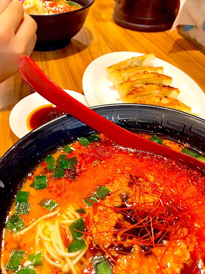 台湾ラーメン  ブラック 🍜  焼き餃子|ch＊K*∀o(^^*)♪さん