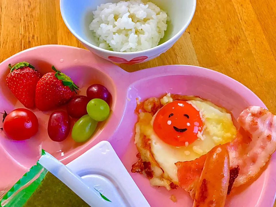 まわりカリカリチーズ🍳☺️💕に納豆ご飯
👧☀️😪💤🍚|みうのすけさん